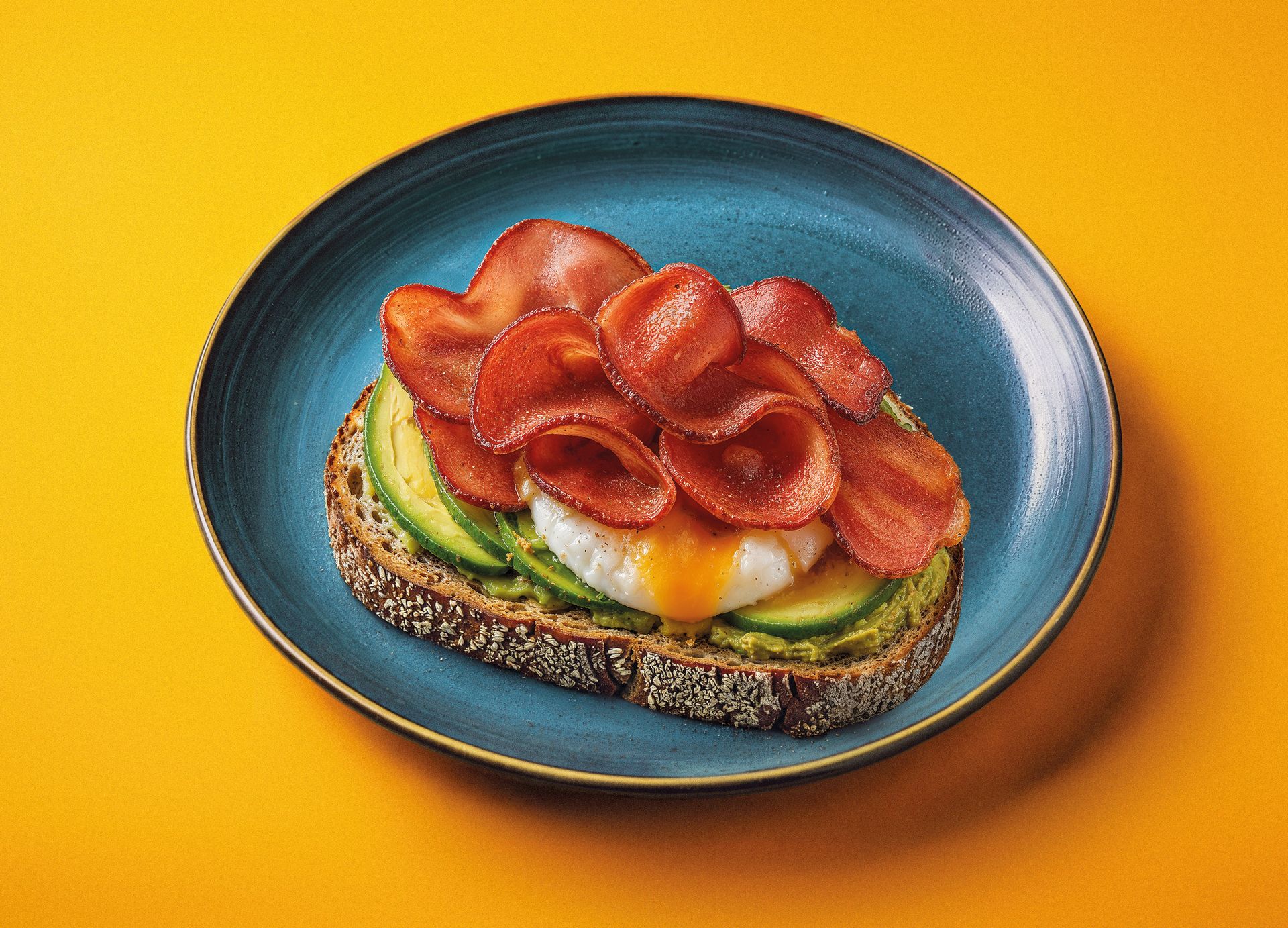 Tartine à l’avocat et au bacon de dinde Isla Délice